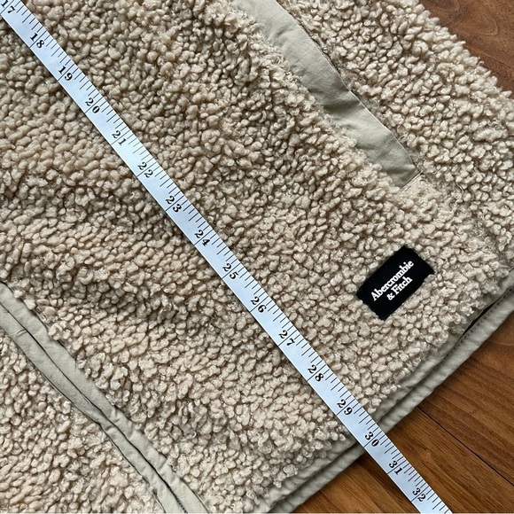 Abercrombie & Fitch Sherpa Full Zip Jacket - Picture 9 of 10